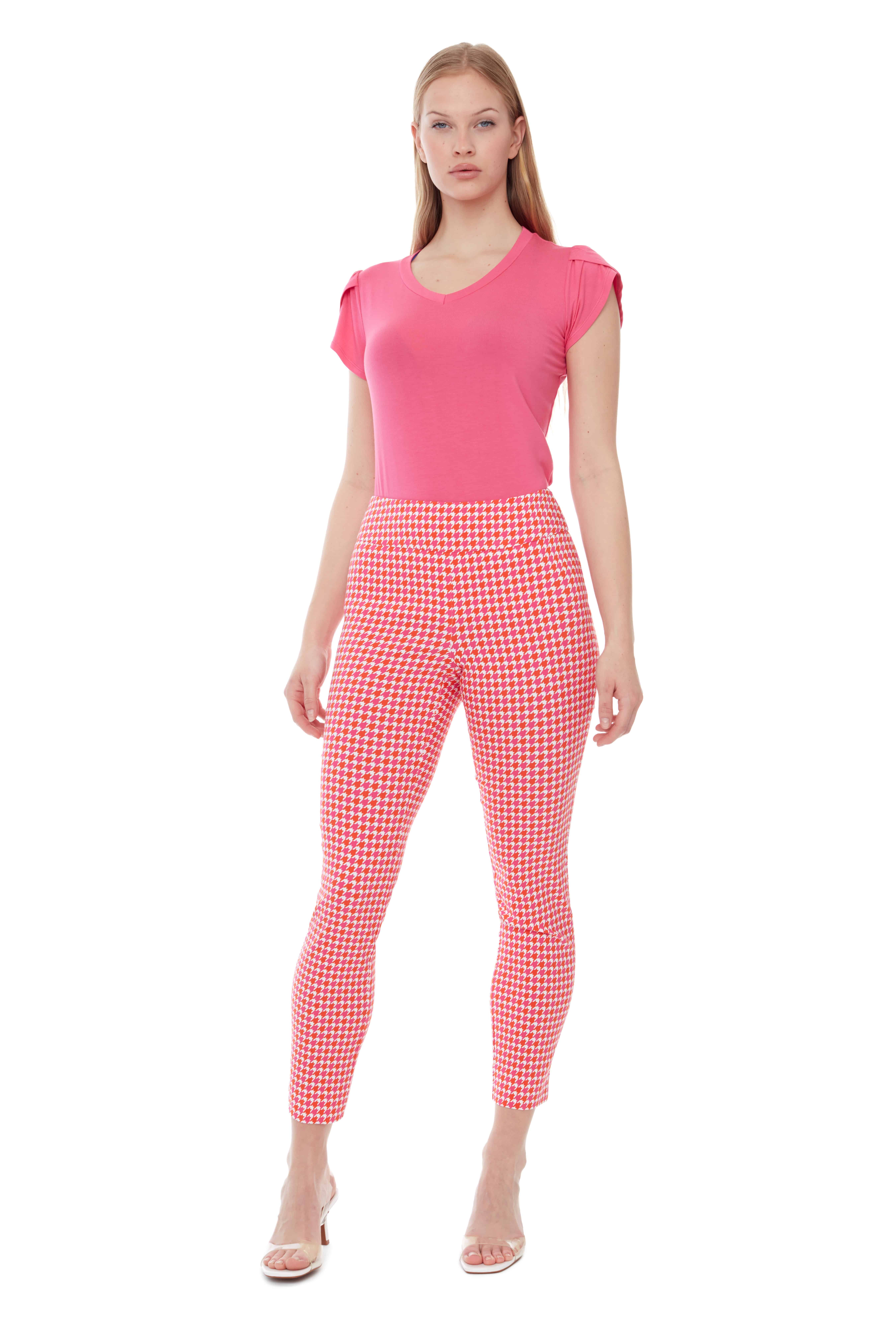 Chic & comfortable pink houndstooth leggings